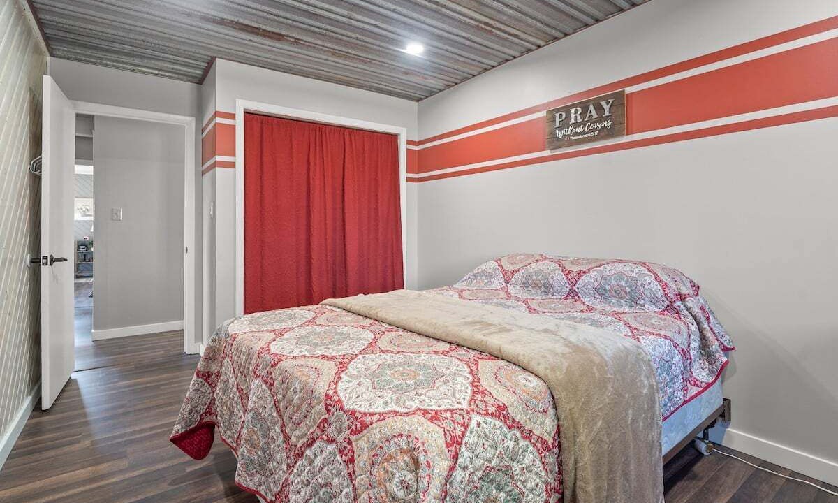 Photo of Bedroom in Saint Stephens