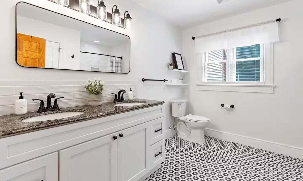 Photo of Bathroom in Rexmont