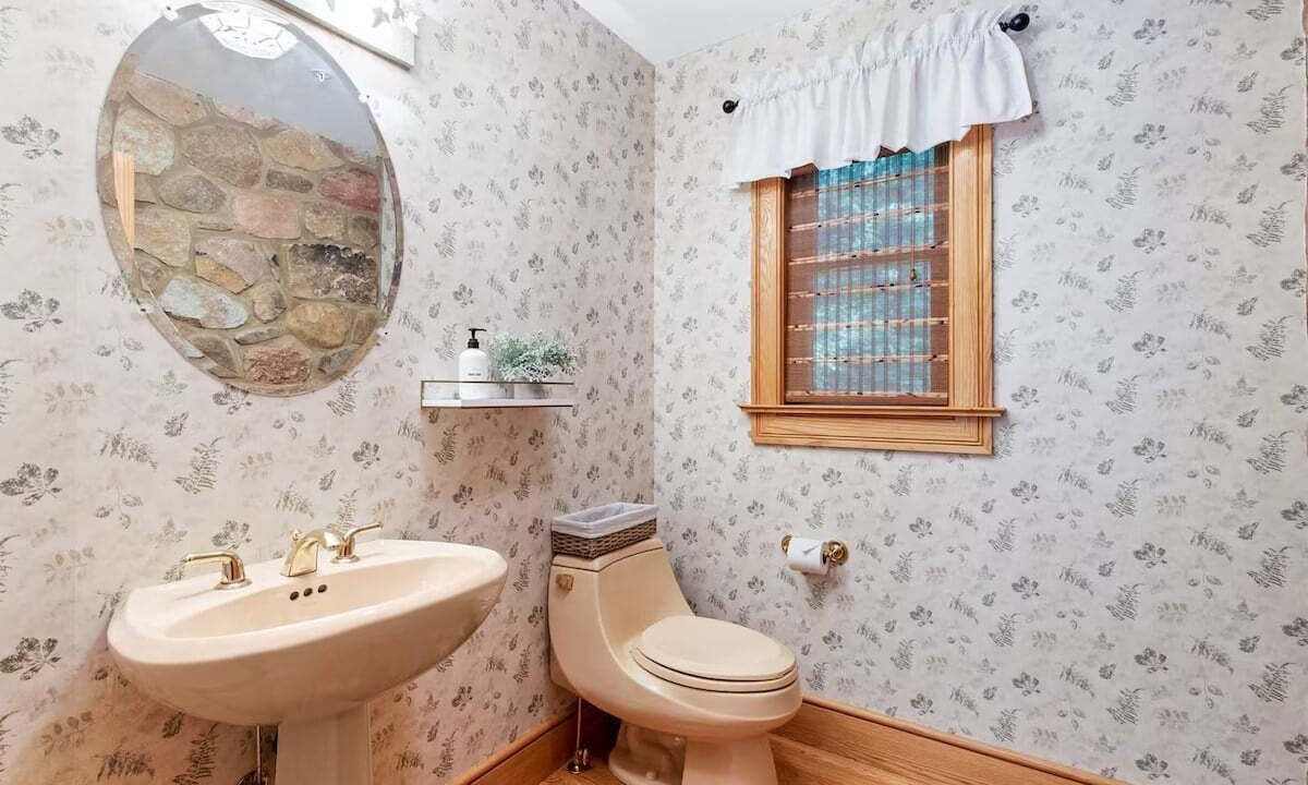 Photo of Bathroom in Rexmont