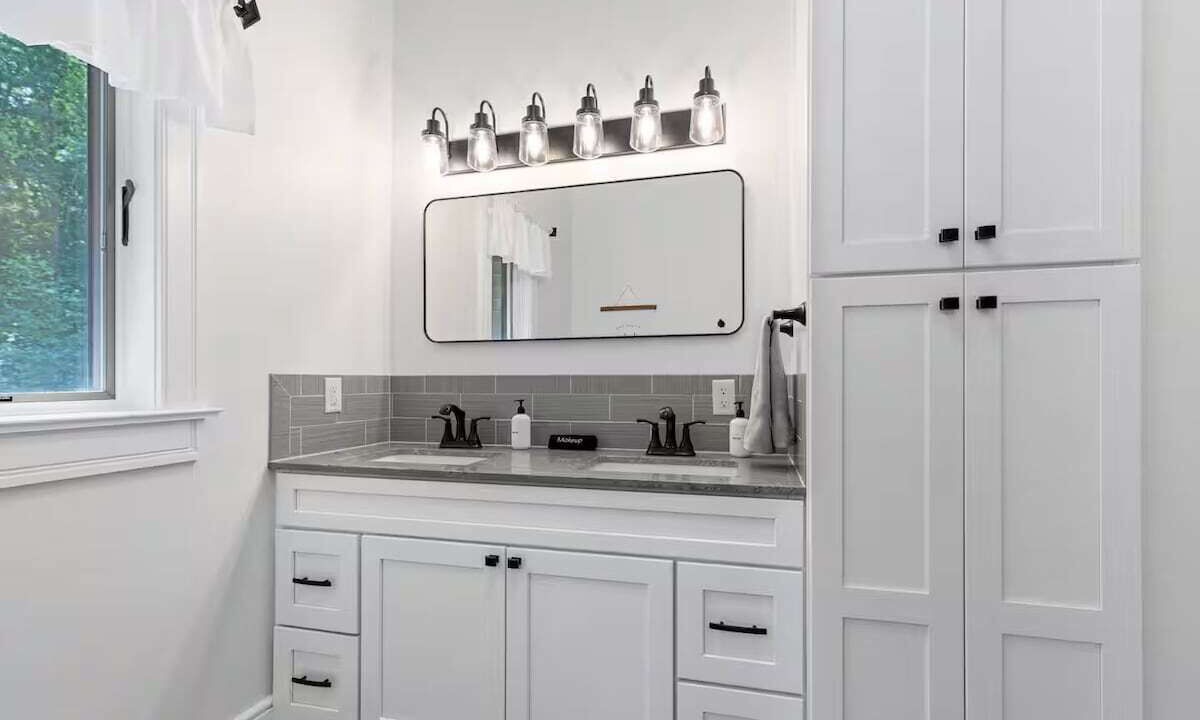 Photo of Bathroom in Rexmont