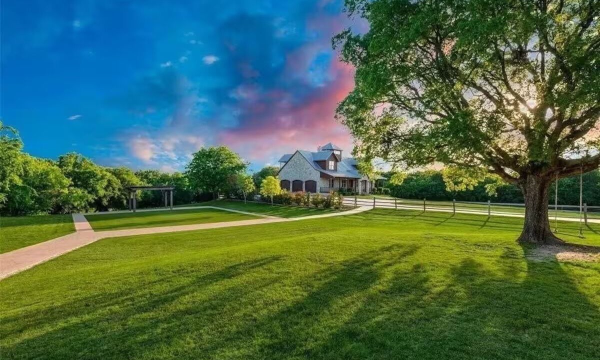Photo of Outdoor in Era