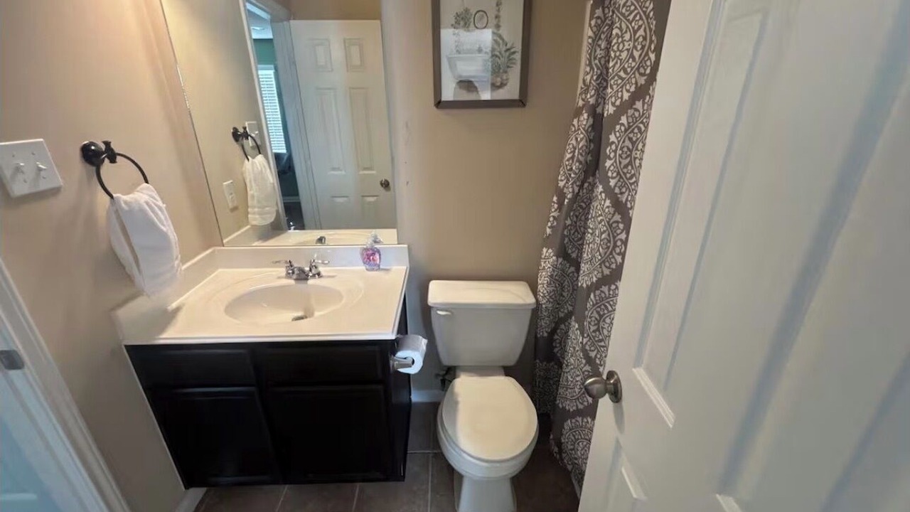 Photo of Bathroom in Falcon Point