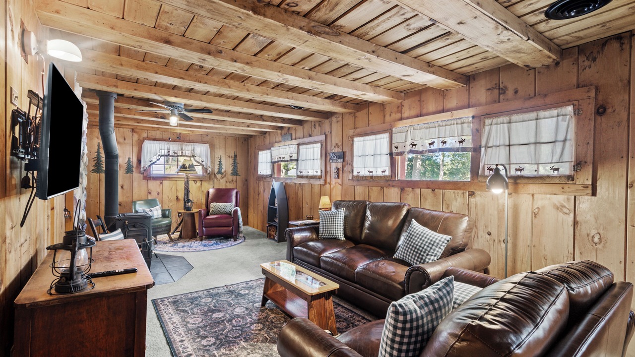 Photo of Livingroom in Lake Luzerne-Hadley