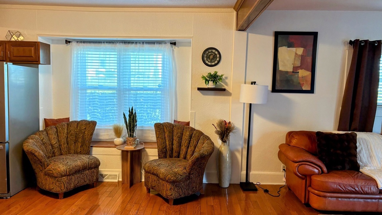 Photo of Livingroom in Downtown