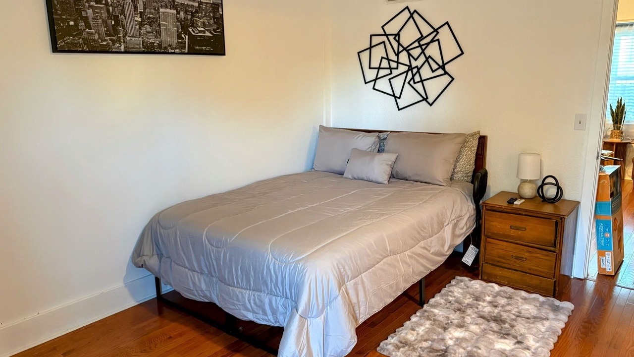 Photo of Bedroom in Downtown