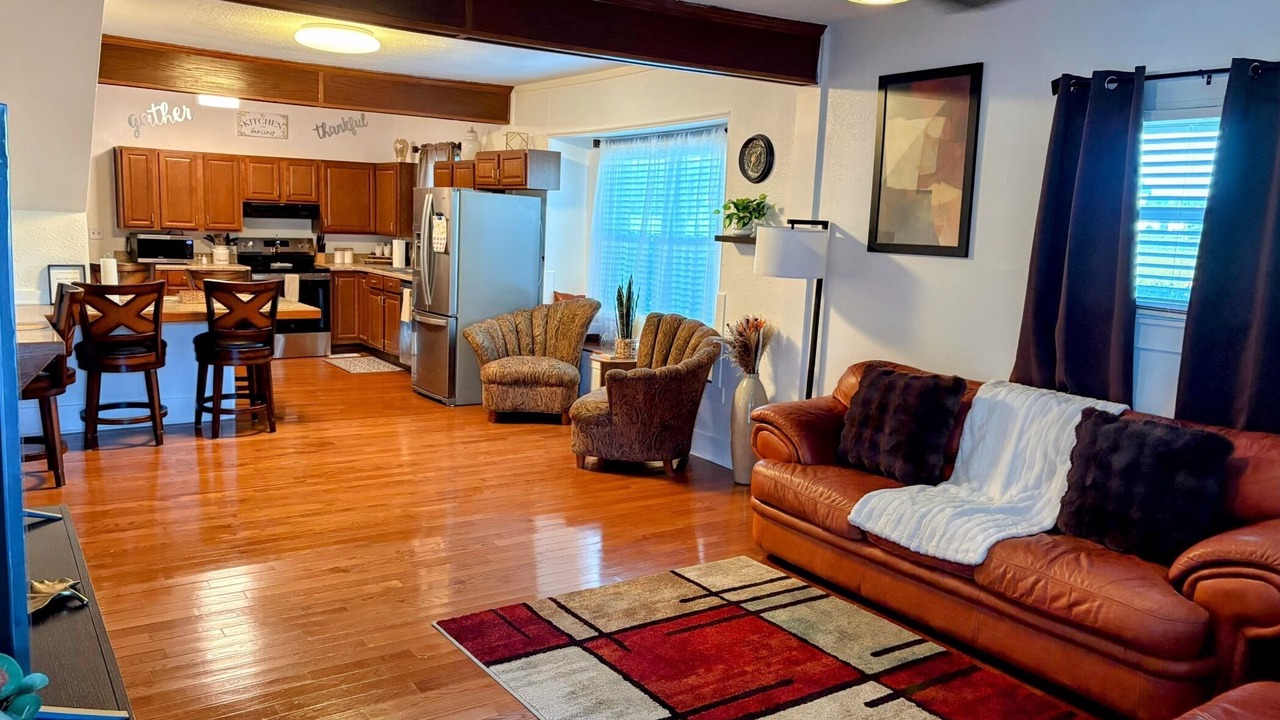 Photo of Livingroom in Downtown
