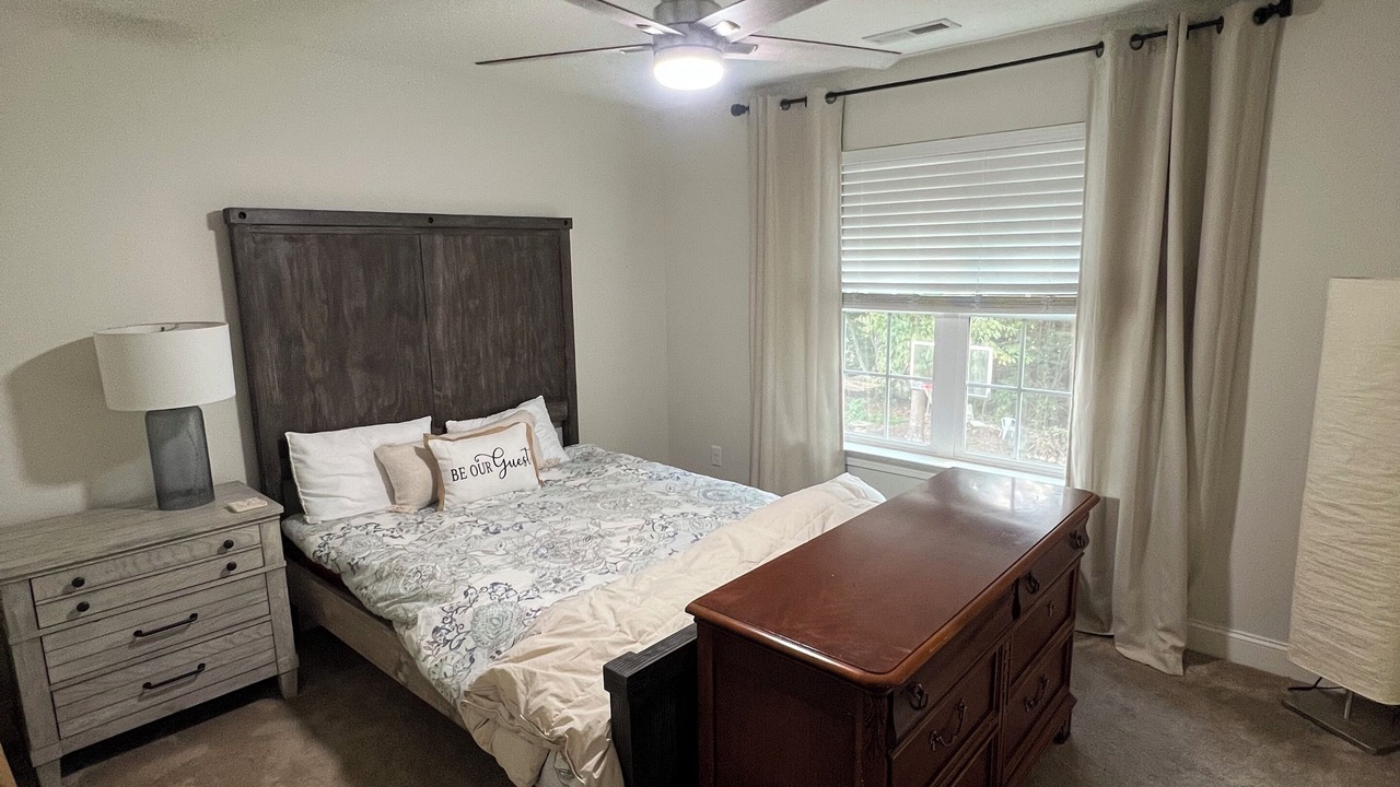 Photo of Bedroom in Graysville