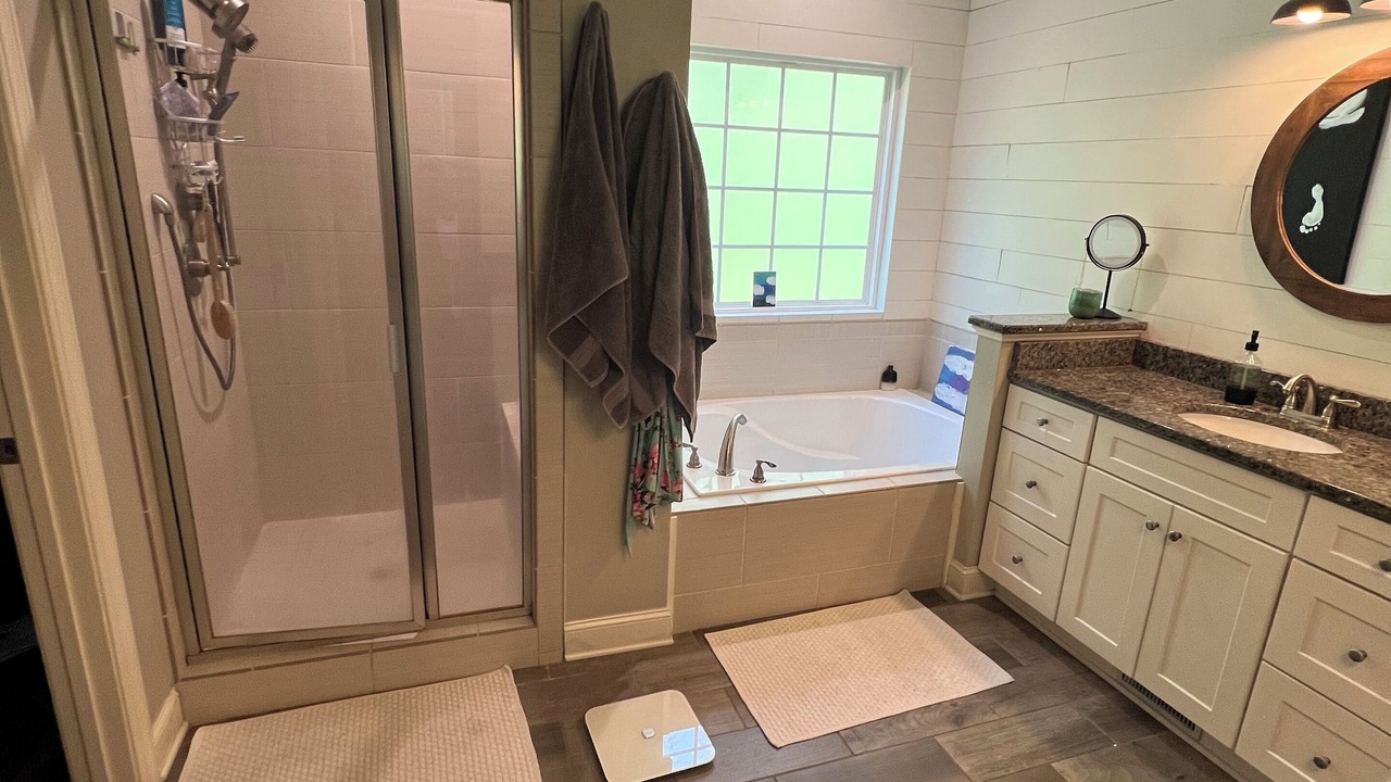 Photo of Bathroom in Graysville