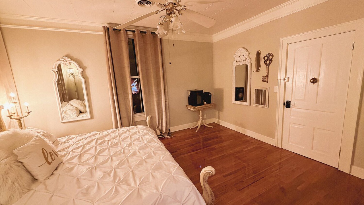 Photo of Bedroom in Abbeville