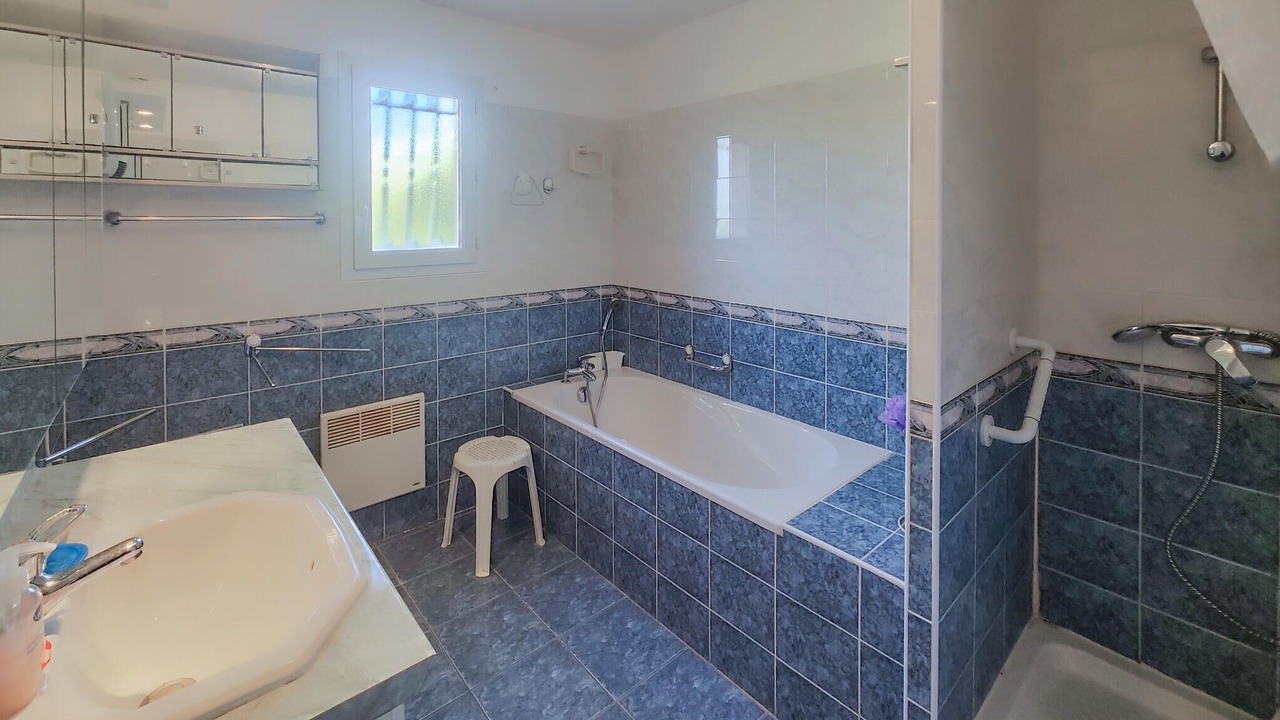 Photo of Bathroom in Saint-Chinian