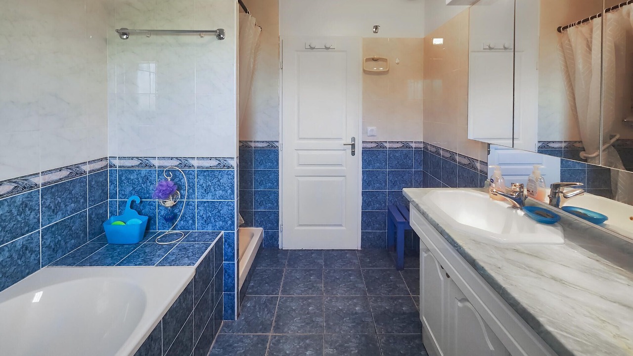 Photo of Bathroom in Saint-Chinian
