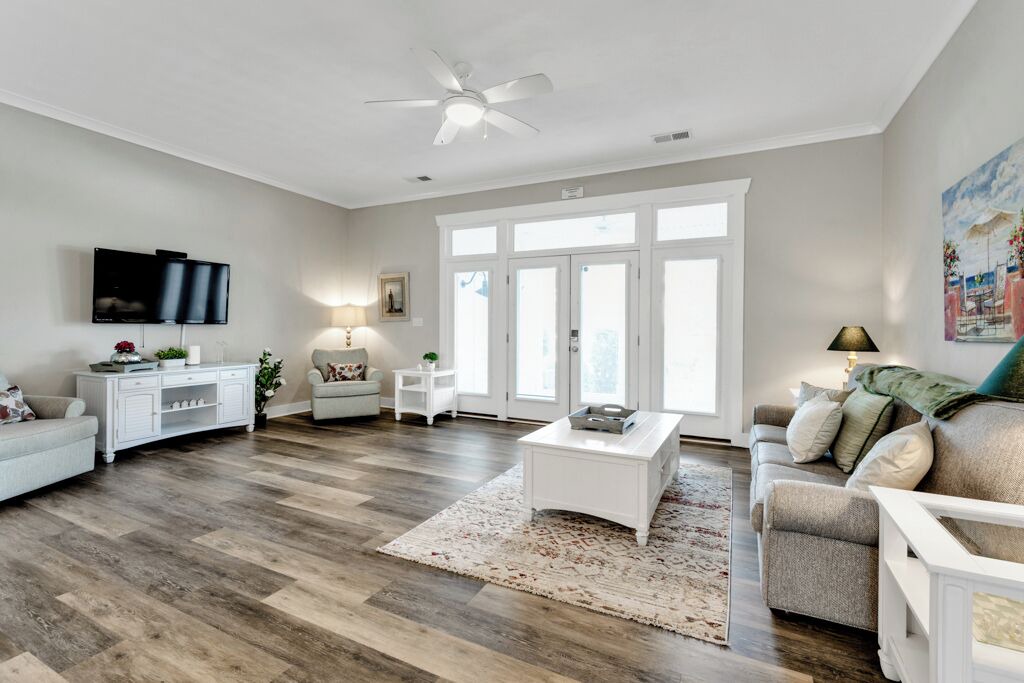 Photo of Livingroom in Northeast Virginia Beach