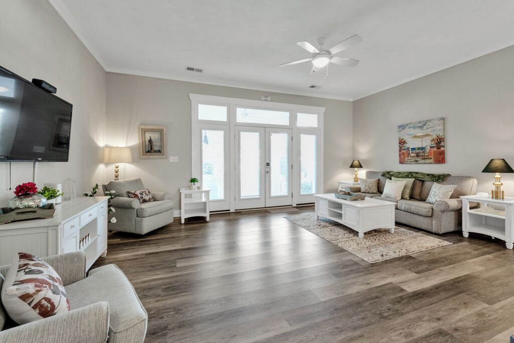 Photo of Livingroom in Northeast Virginia Beach