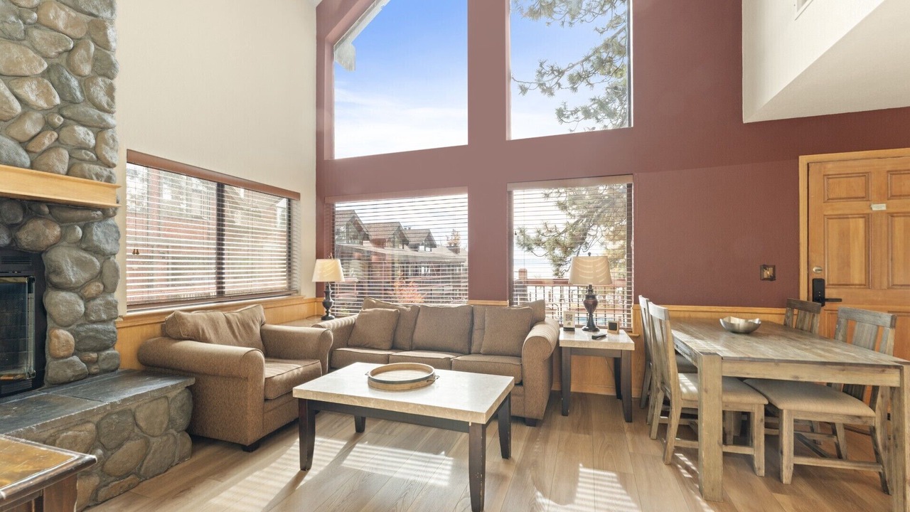 Photo of Livingroom in Tahoe Vista