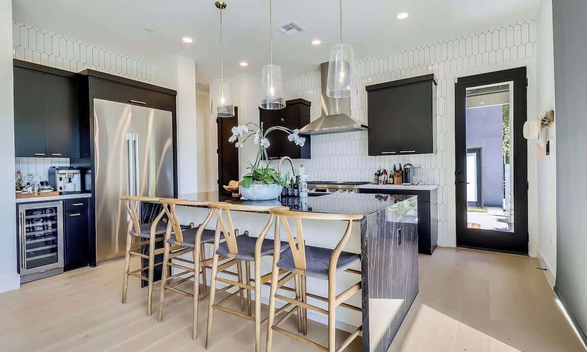Photo of Kitchen in South River City