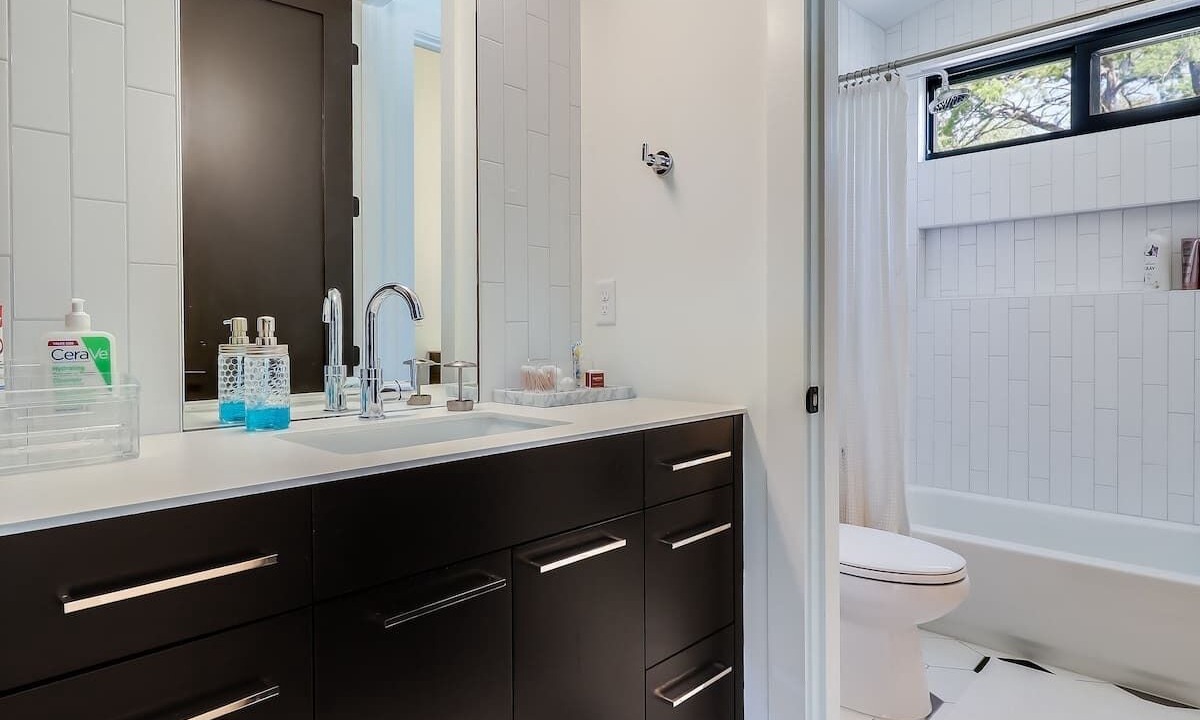 Photo of Bathroom in South River City