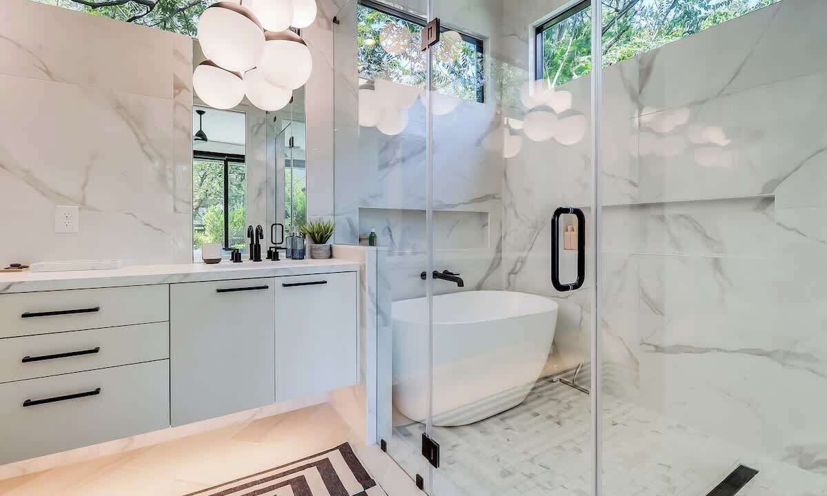 Photo of Bathroom in South River City