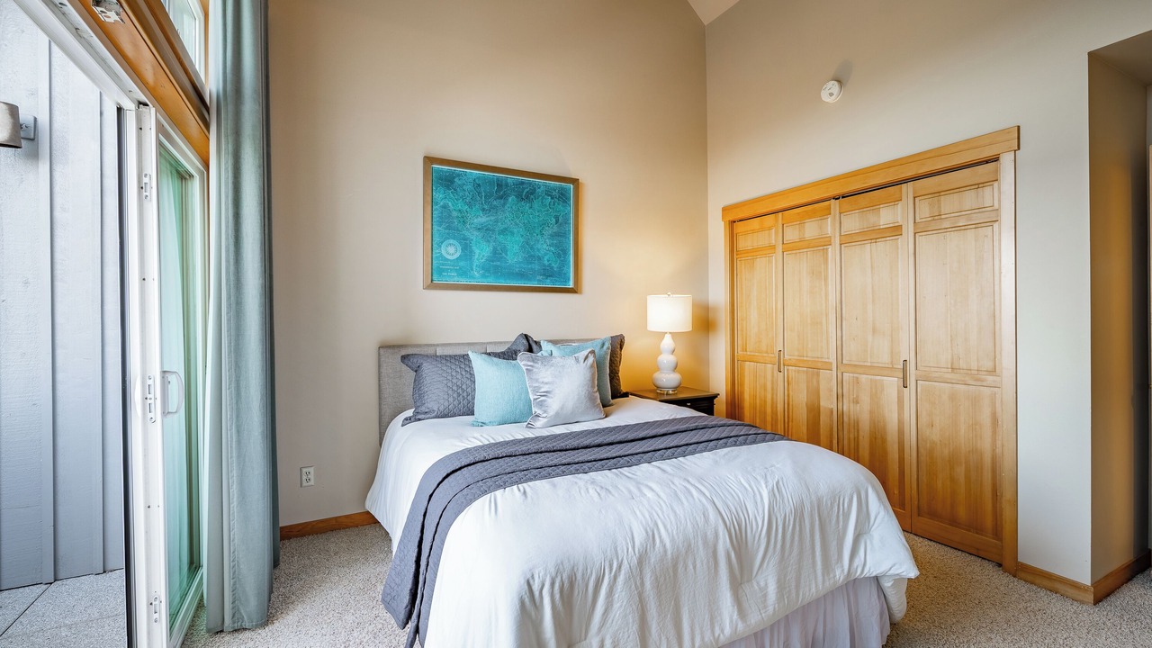 Photo of Bedroom in Blaine