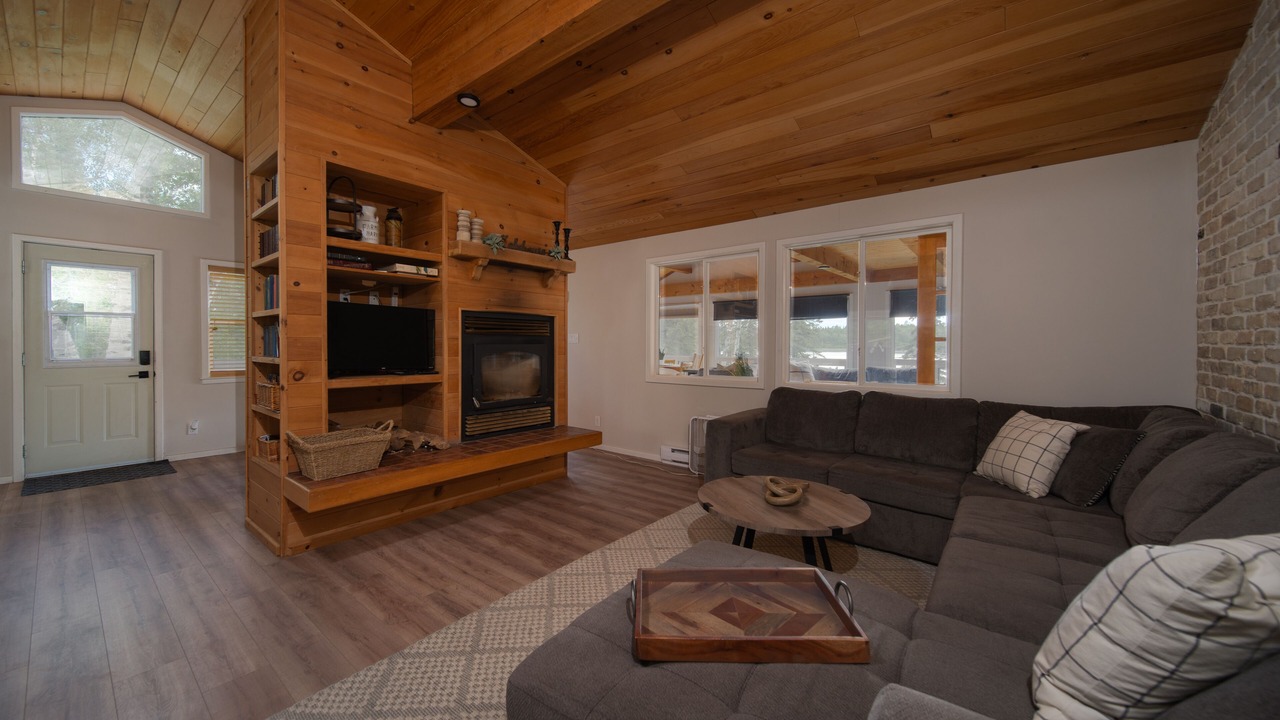 Photo of Livingroom in Whiteshell
