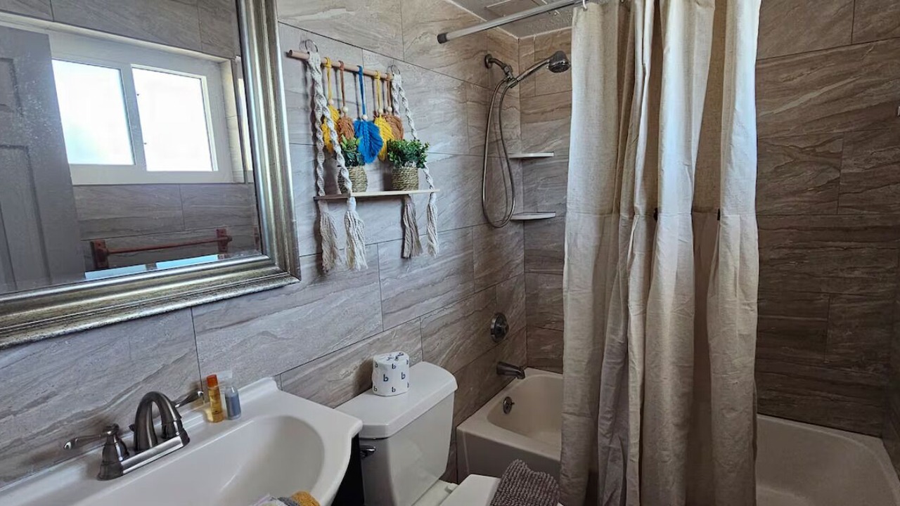 Photo of Bathroom in Rogers Seabreeze