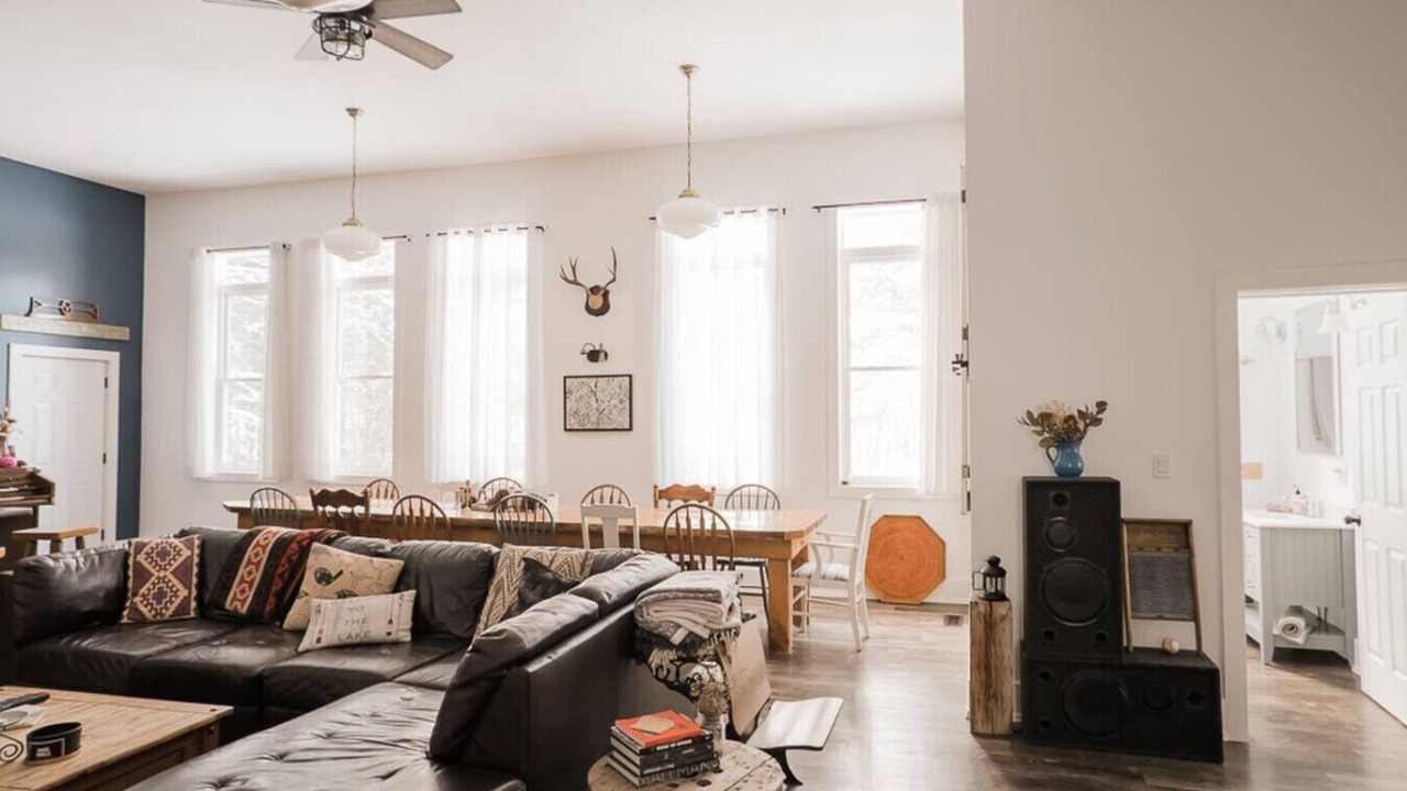 Photo of Livingroom in Muskoka Lakes
