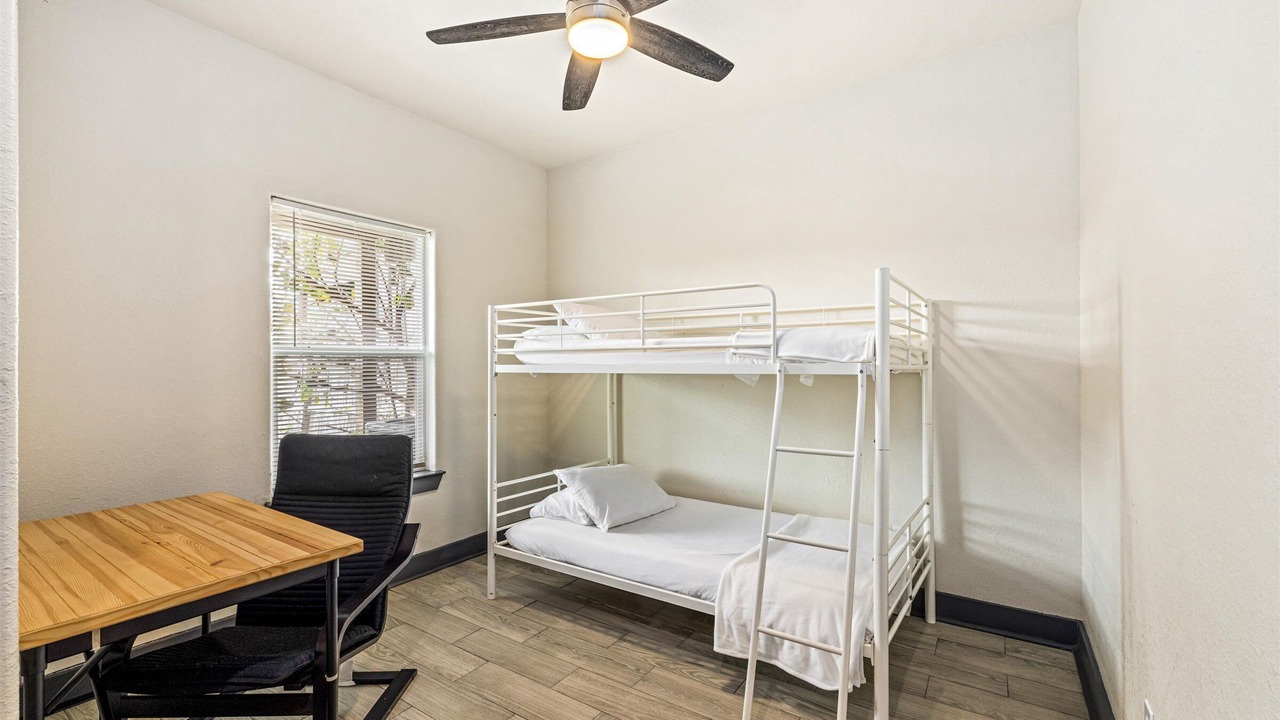 Photo of Bedroom in Bacliff