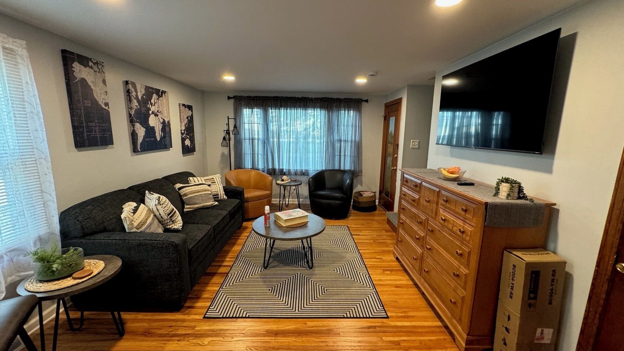 Photo of Livingroom in Cheektowaga