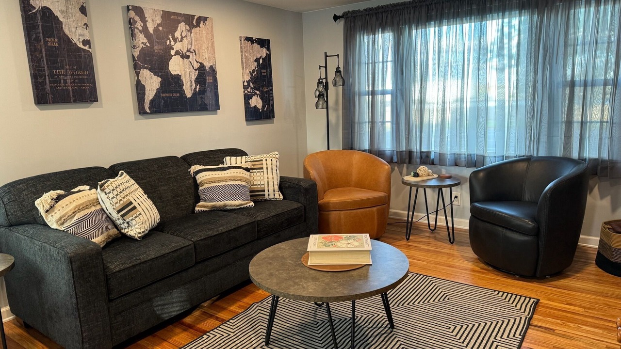Photo of Livingroom in Cheektowaga