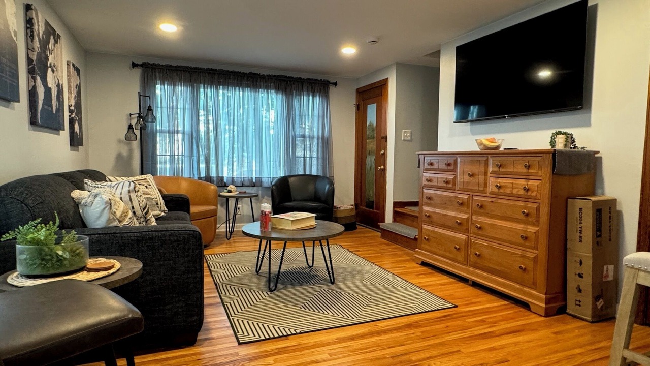 Photo of Livingroom in Cheektowaga