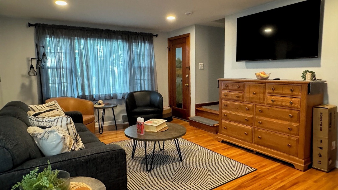 Photo of Livingroom in Cheektowaga