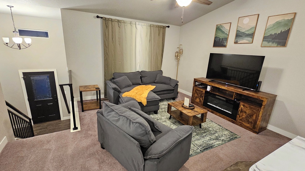Photo of Livingroom in Box Elder