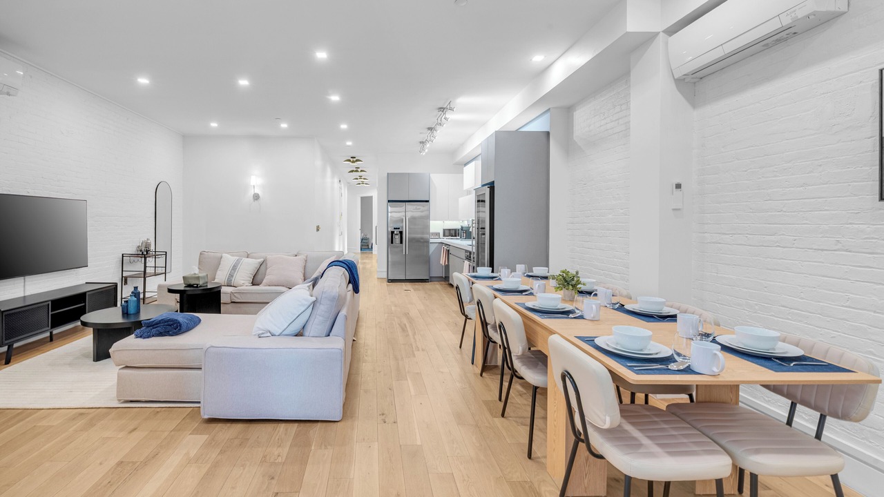 Photo of Livingroom in Midtown West