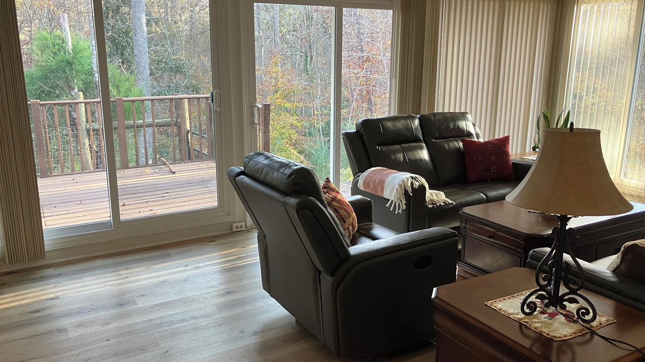 Photo of Livingroom in Toccoa