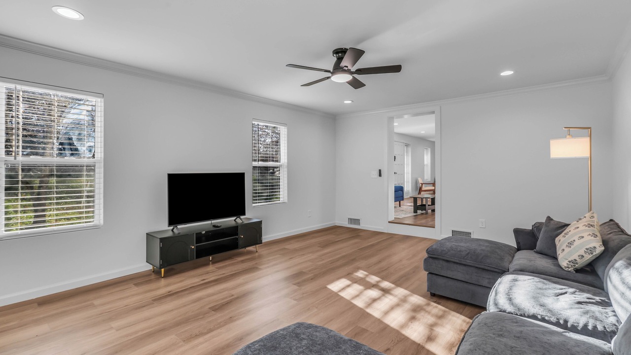 Photo of Livingroom in Ashland City