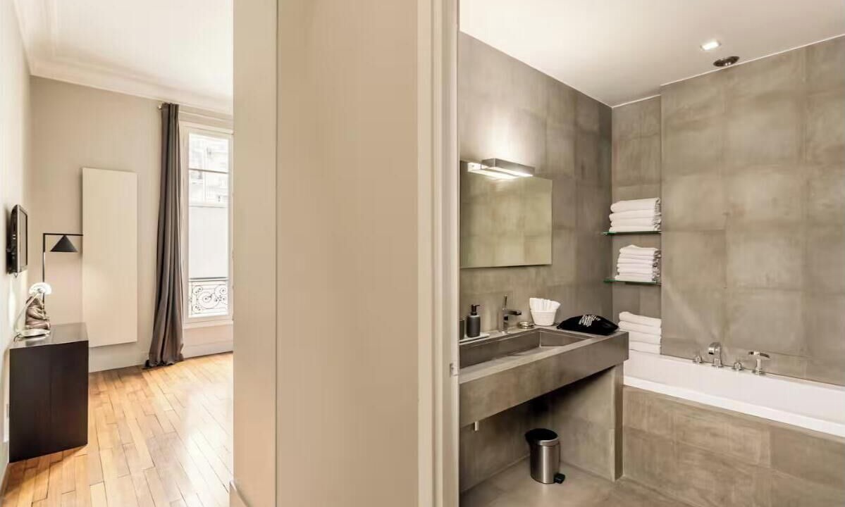 Photo of Bathroom in Quartier des Invalides