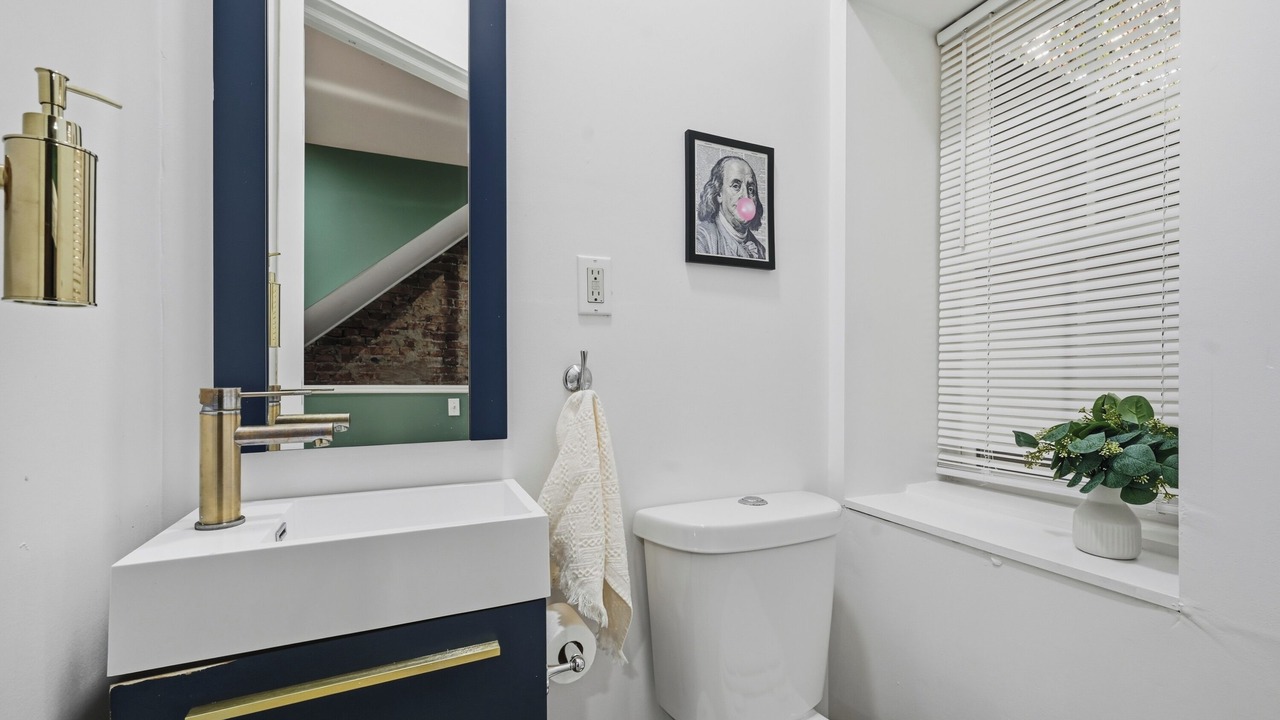 Photo of Bathroom in Point Breeze