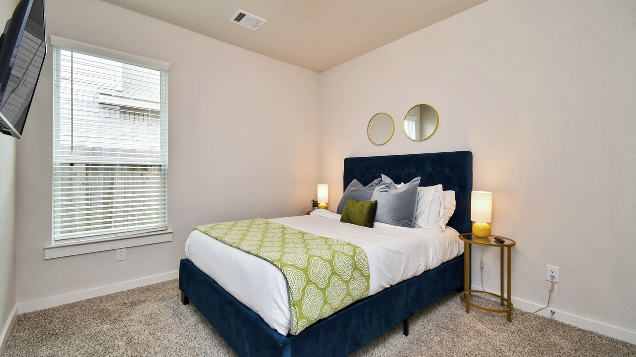 Photo of Others in Klein