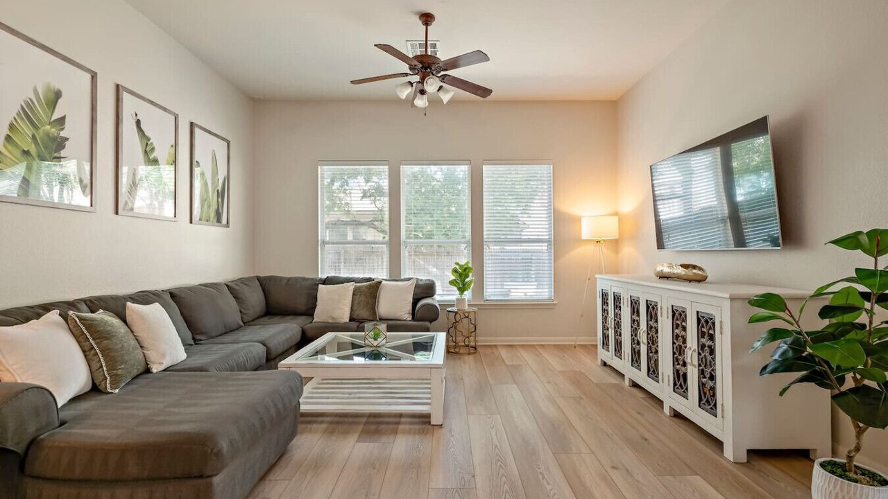 Photo of Livingroom in Brushy Creek