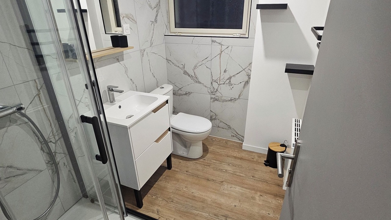 Photo of Bathroom in Naintre