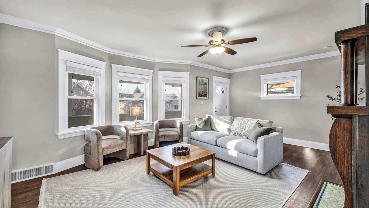 Photo of Bedroom in Detroit - Shoreway