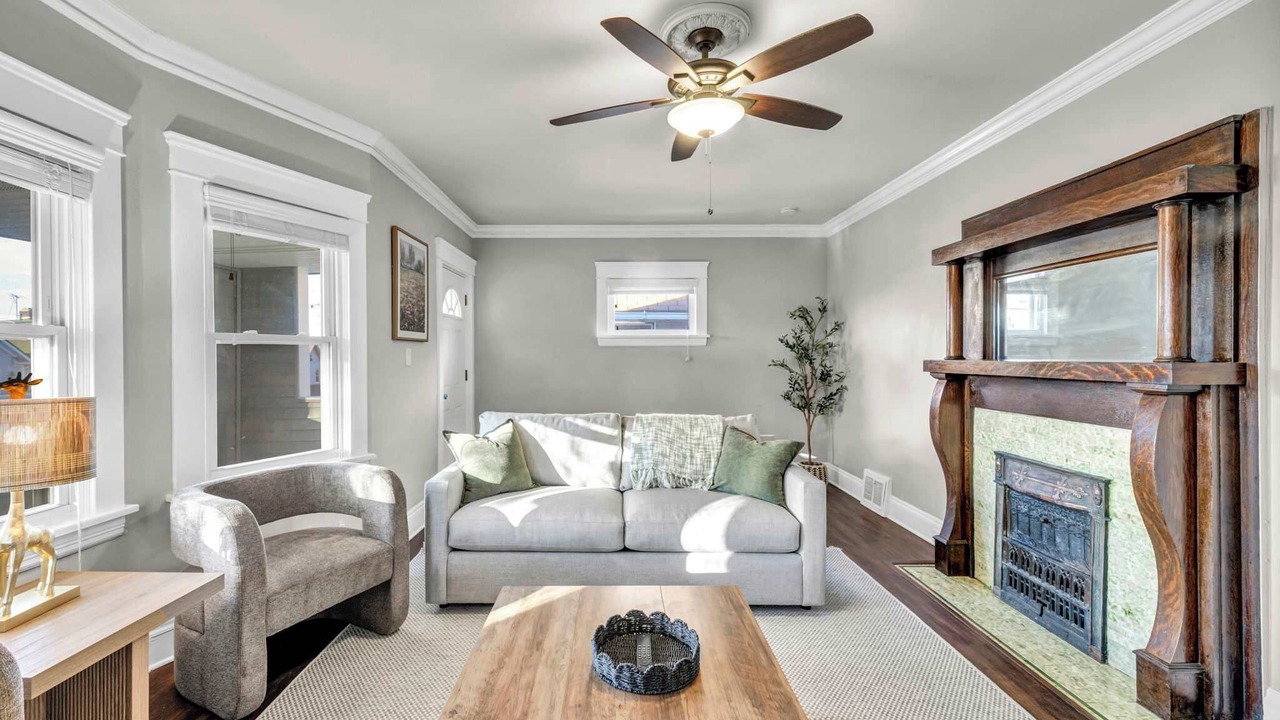Photo of Bedroom in Detroit - Shoreway