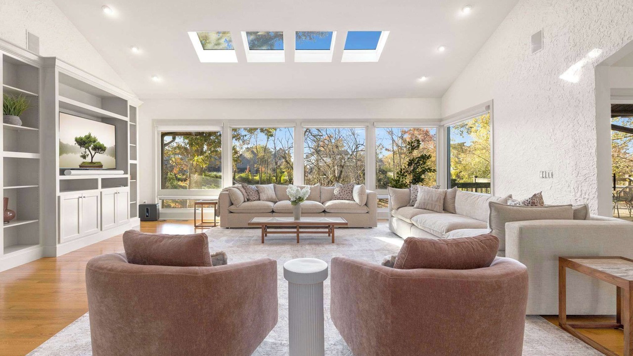 Photo of Livingroom in Downtown