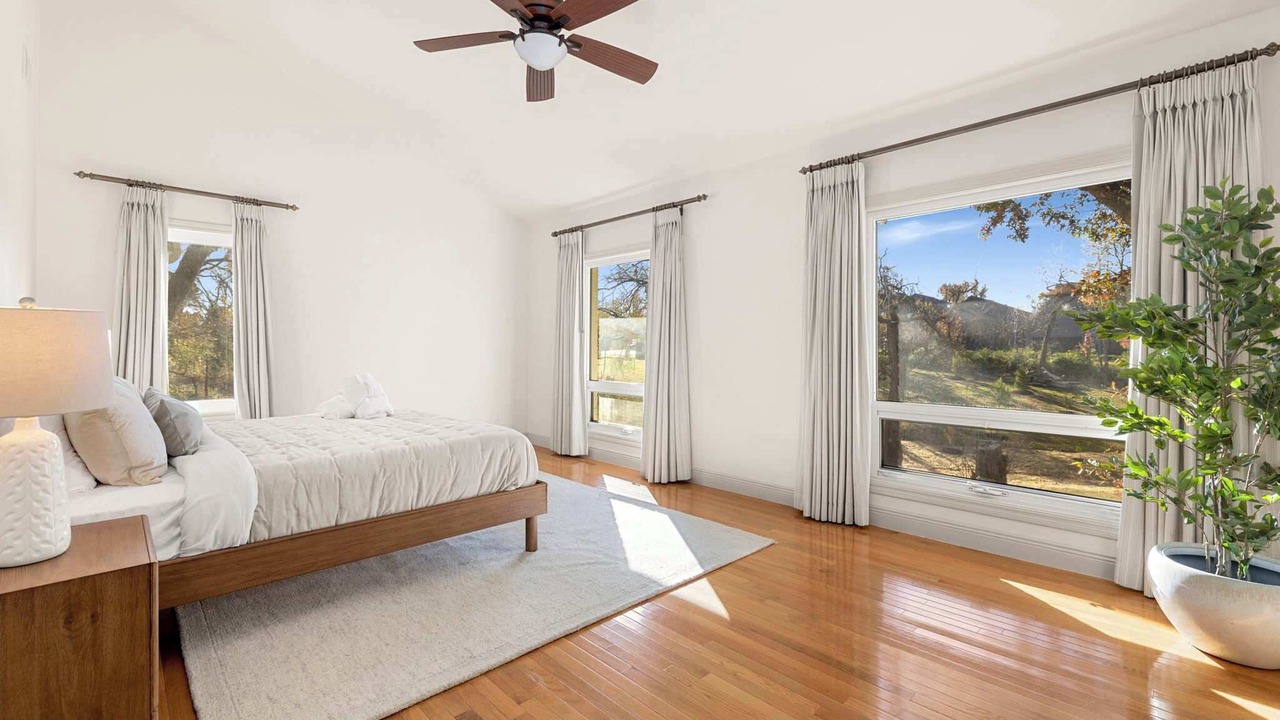 Photo of Bedroom in Downtown