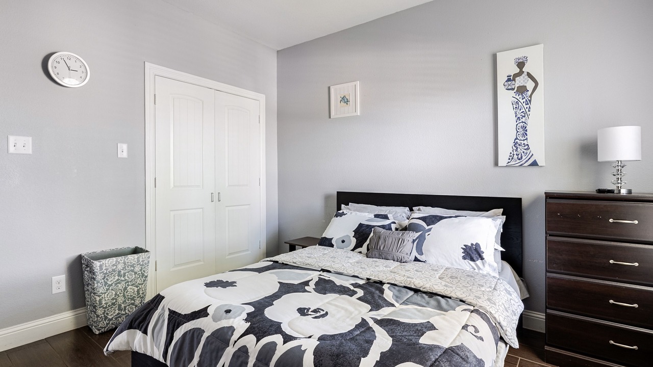 Photo of Bedroom in Oak Cliff