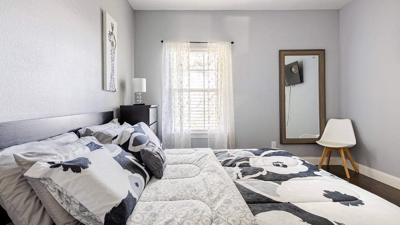 Photo of Bedroom in Oak Cliff
