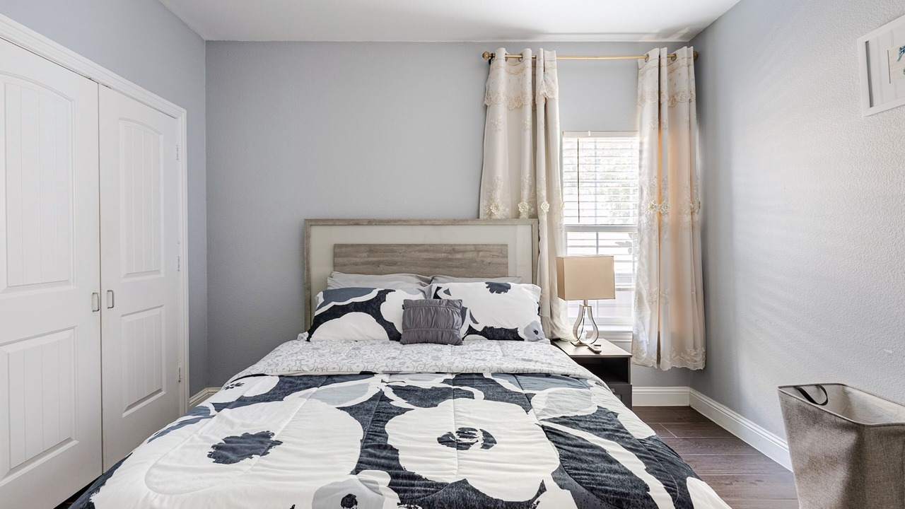 Photo of Bedroom in Oak Cliff