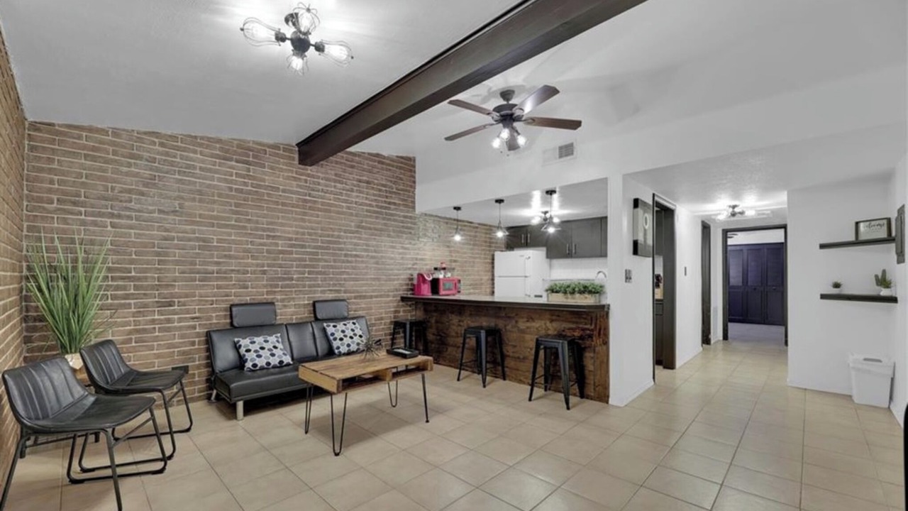 Photo of Livingroom in Edinburg
