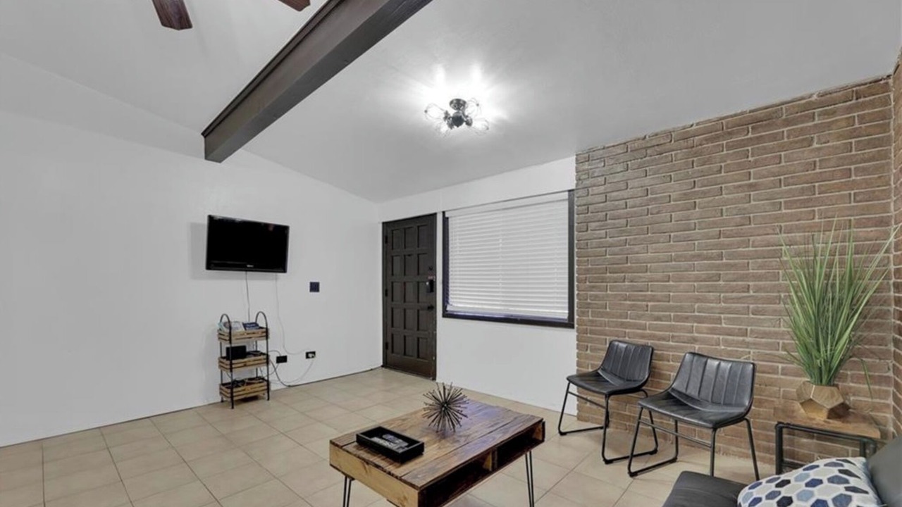 Photo of Livingroom in Edinburg