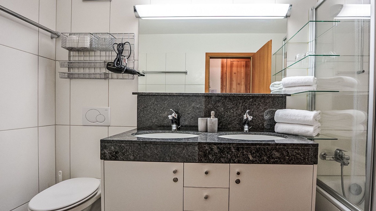 Photo of Bathroom in Samedan