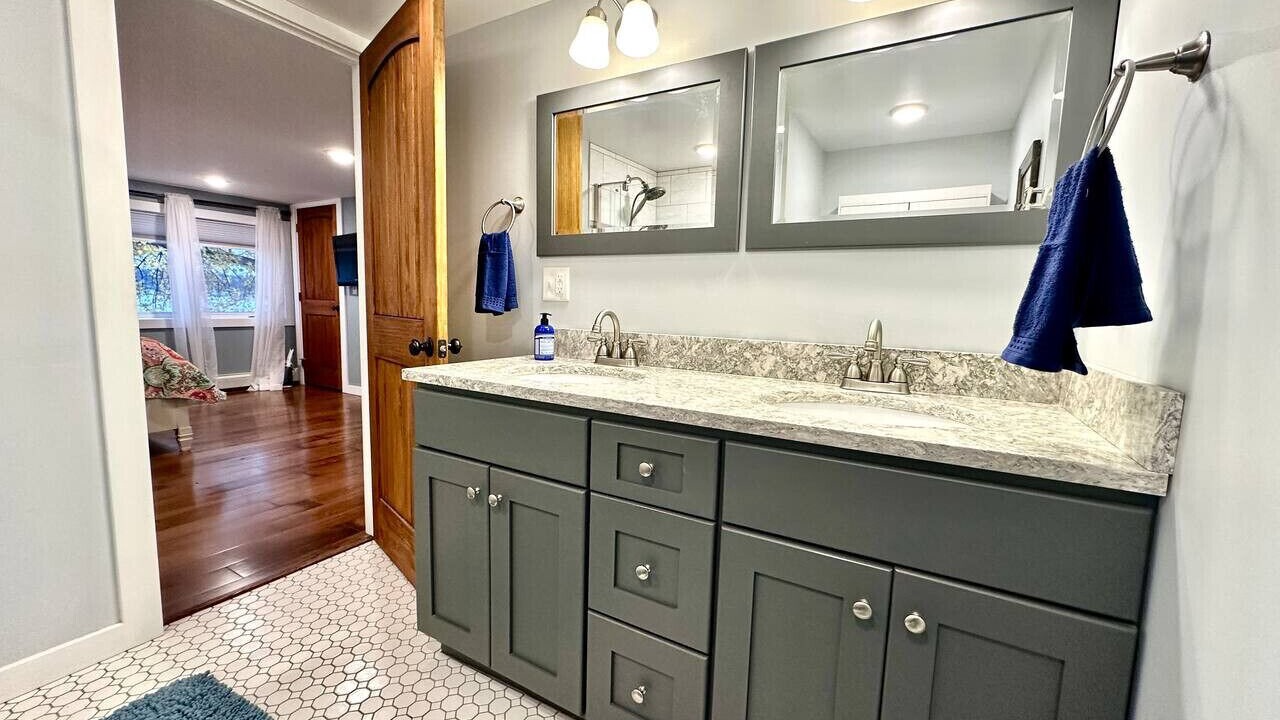 Photo of Bathroom in Livonia